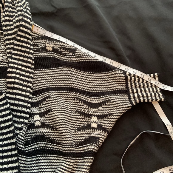 Express Sweater Shrug - Picture 7 of 7